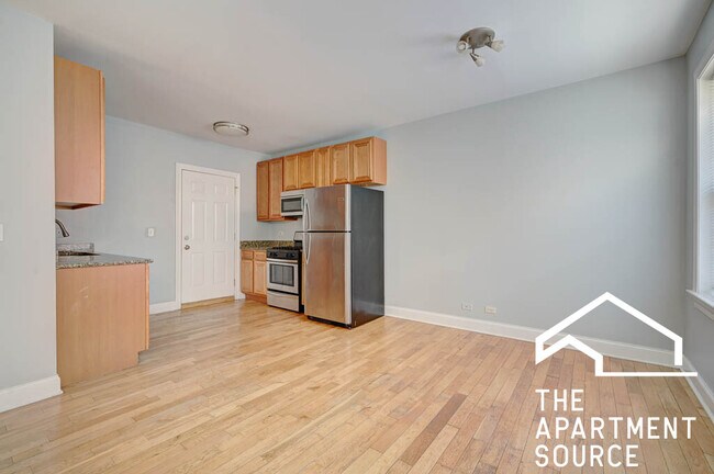 Photo - 4542 W George St Unit 2