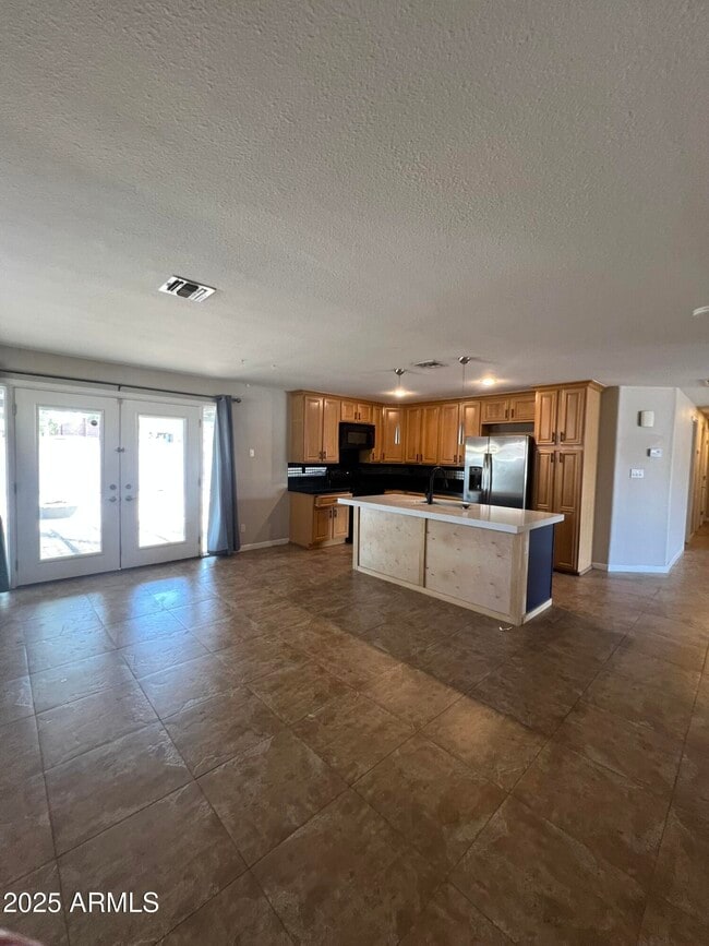 Photo - 233 E Huntington Dr