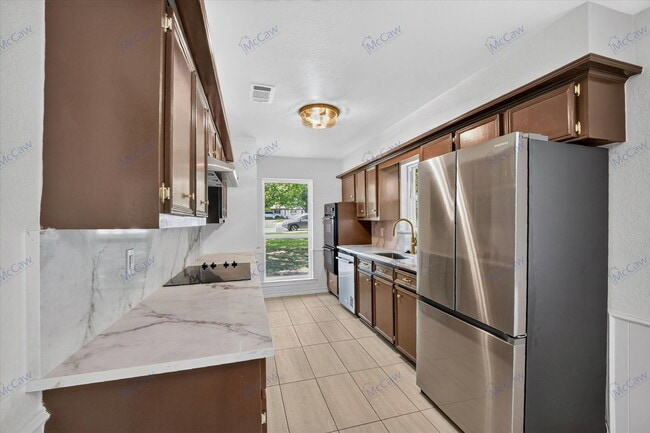 Photo - 3505 Larkin Ln