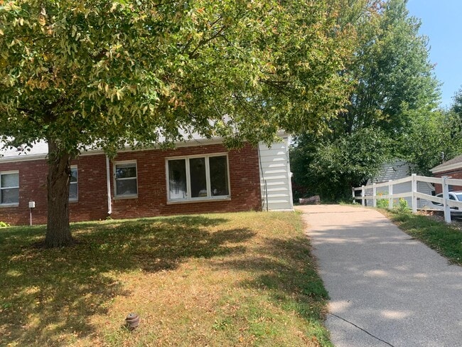 Building Photo - 2034 Broadlawn Rd Rental