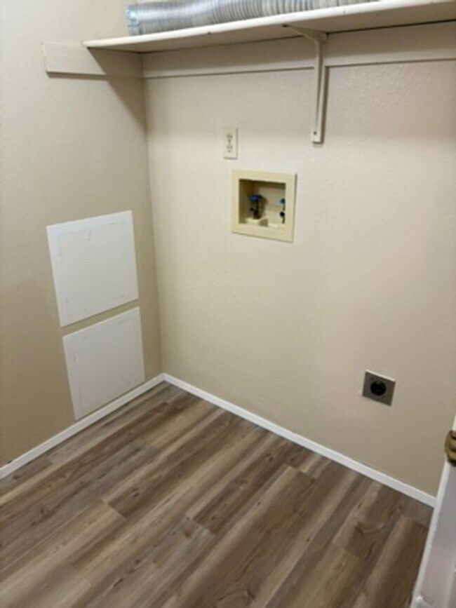 Photo - MP149 - 1014-1016 E Crown Ave Unidad 1016