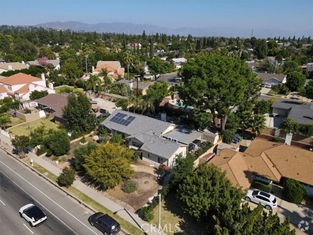 Building Photo - 10512 Reseda Blvd Rental