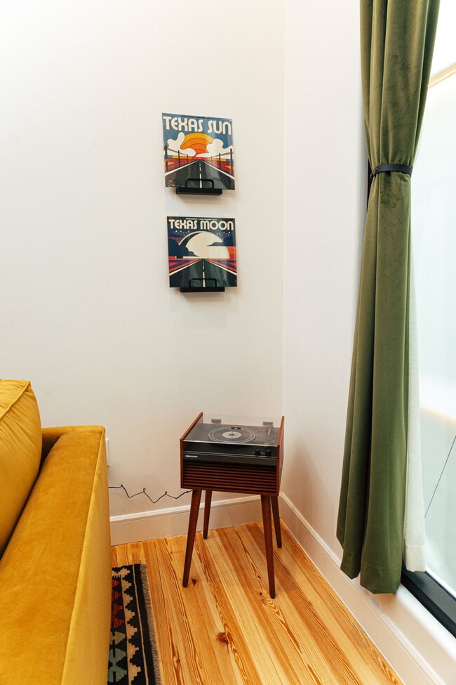 Photo - 1911 3rd Ave N Unit ID1352414P