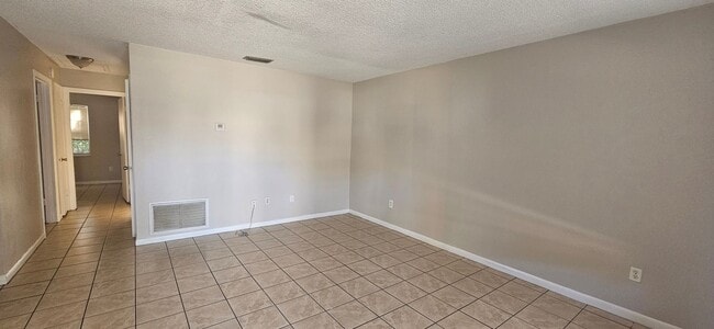 Photo - Charming 2/1 in the heart of Downtown Deland! Unit 335 Osceola Street