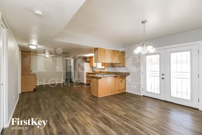 Photo - 1200 N Oregon St