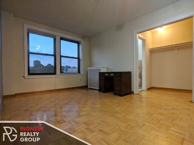 Photo - 739 W Belmont Ave Unit 203