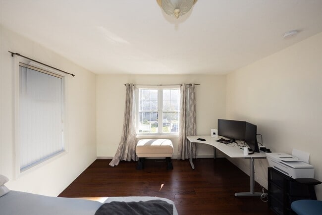 Photo - 31 Blackthorn Dr