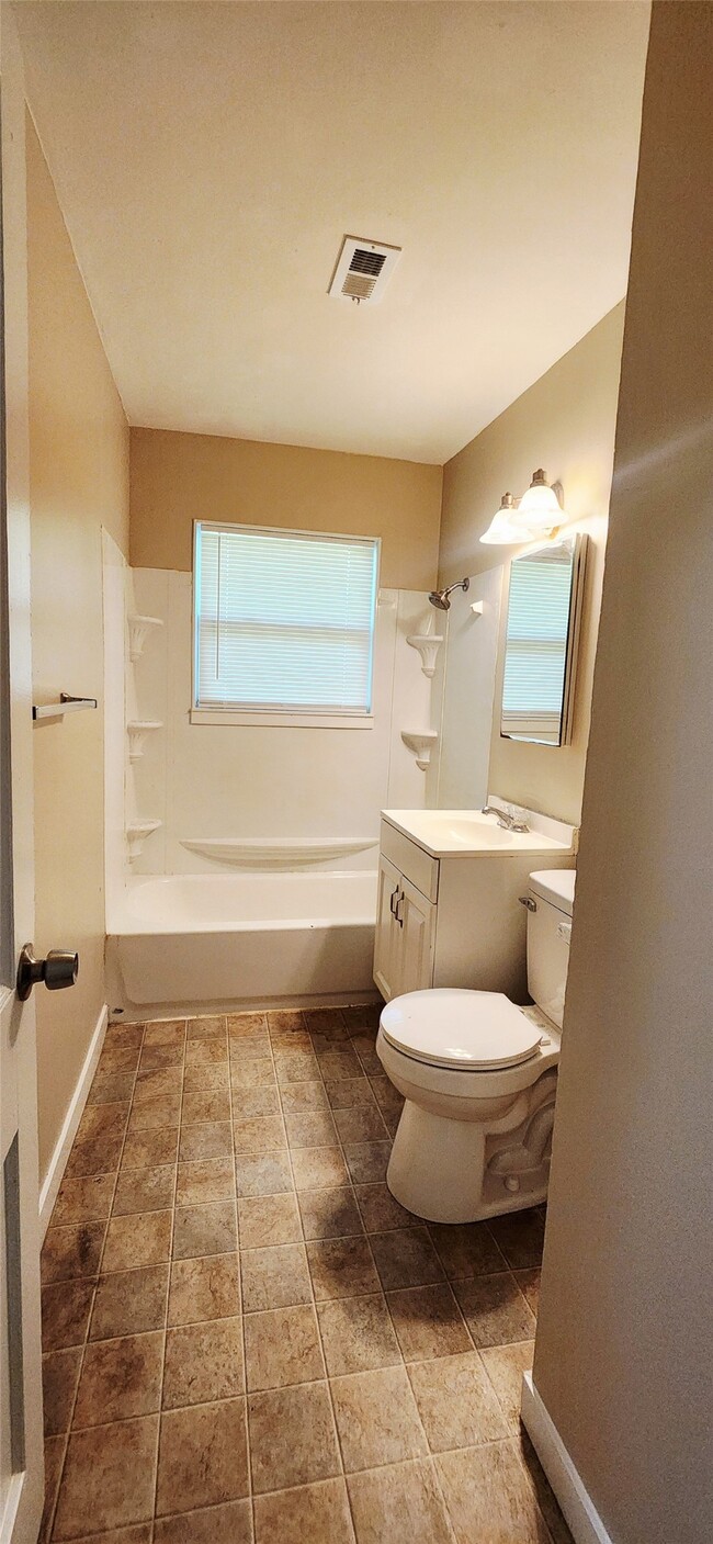 Photo - 222 Winding Way St