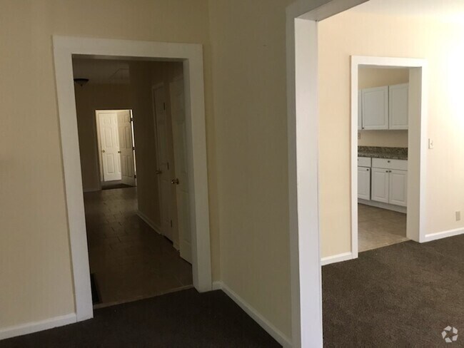 Building Photo - 116 N 13th St Rental