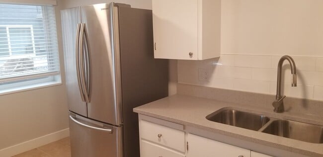 Photo - 1 Bedroom Apartment Available February 1st Unit B