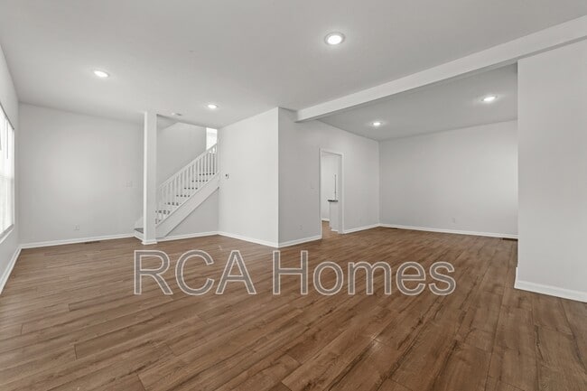 Building Photo - 603 N Sherman Dr