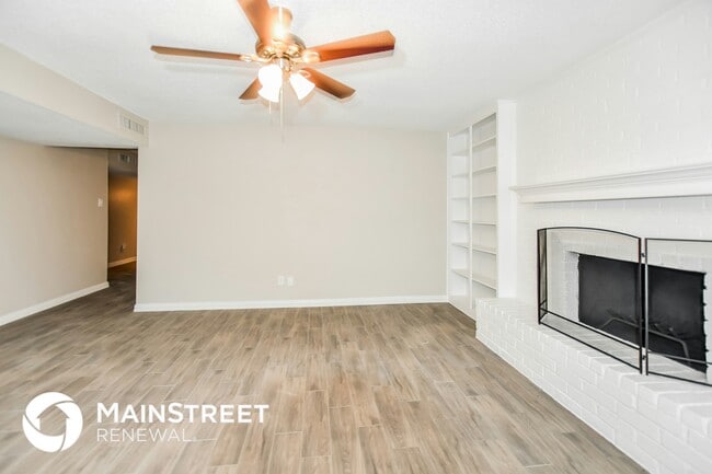 Photo - 6308 Pine St