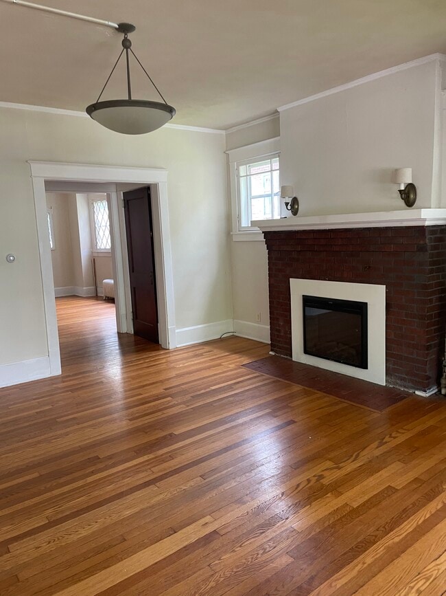 Photo - 306 S Gill St