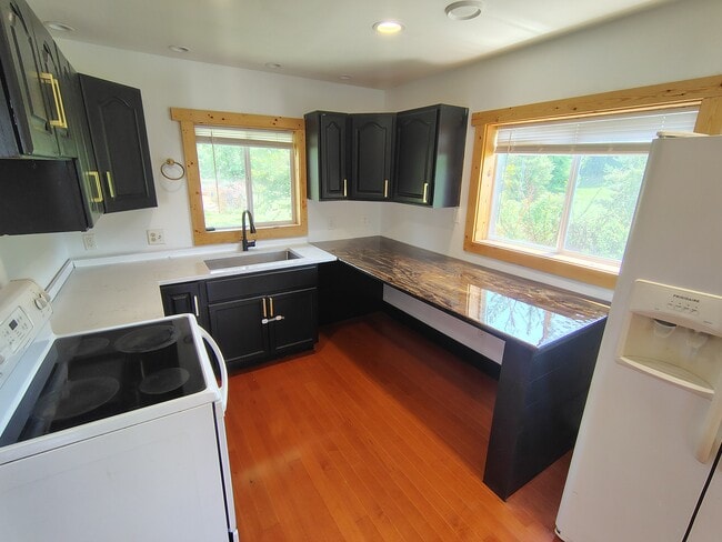 Photo - 11641 S Johnson Rd