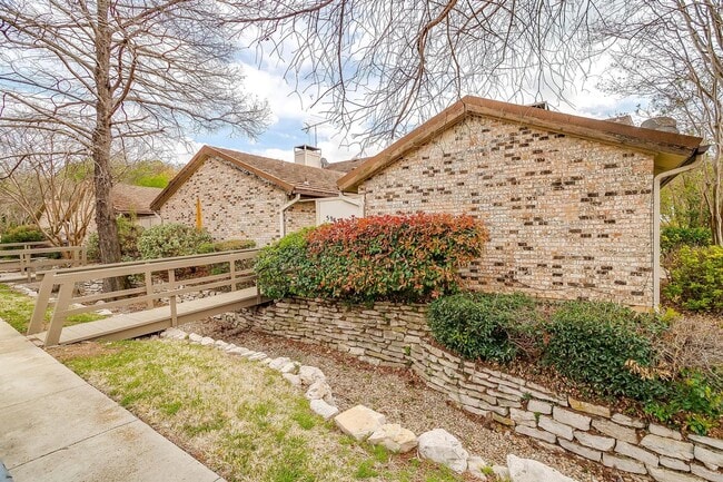 Photo - Secluded Nice Townhome- 3 Bed, 2 Bath, 2 Car Garage- 76112