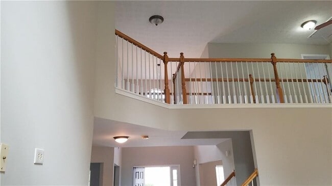 Photo - 3652 Roxfield Dr NE