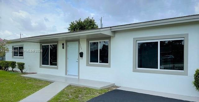 Building Photo - 15900 SW 102nd Ave