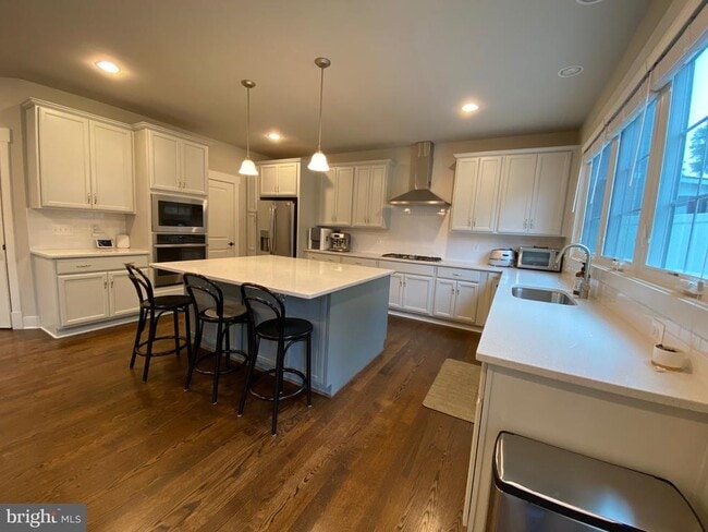 Photo - 2233 N Underwood St