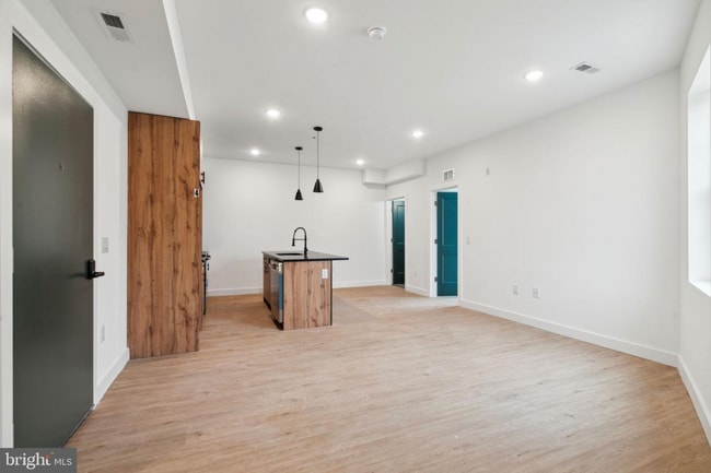 Building Photo - 4181 Mantua Ave Unit 6