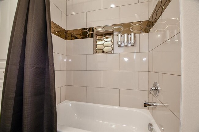 Photo - 3708 Easy St