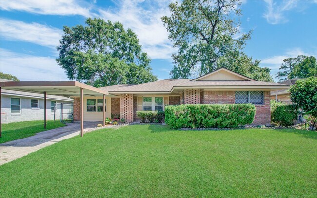 Photo - 10226 Envoy St