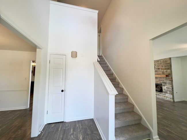 Photo - 251 Cross Point Cove