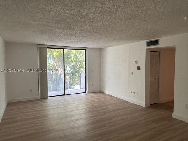 Building Photo - 1673 Bay 405 Bay Unit 405