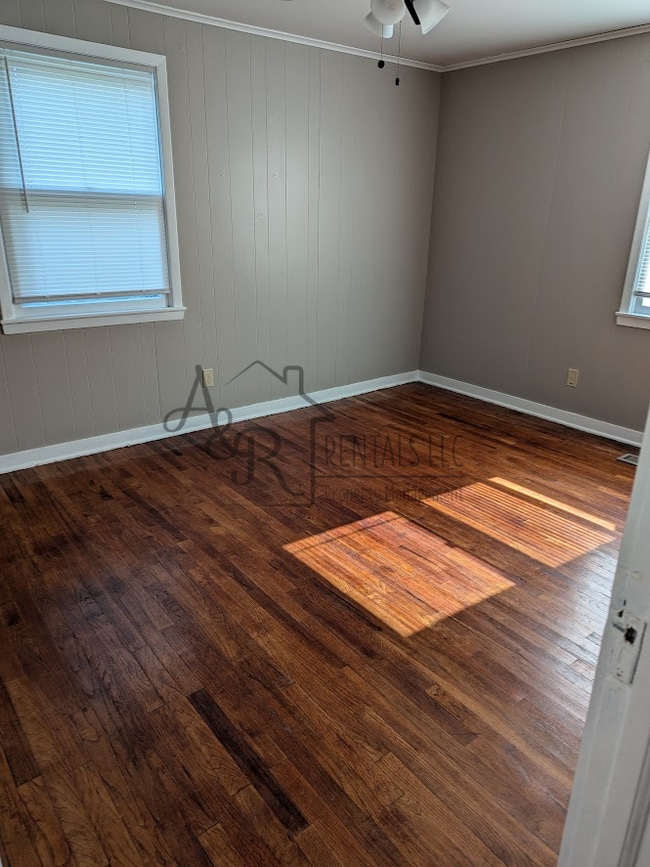 Photo - 426 Fieldcrest Dr