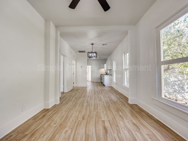 Photo - 811 W Wade St