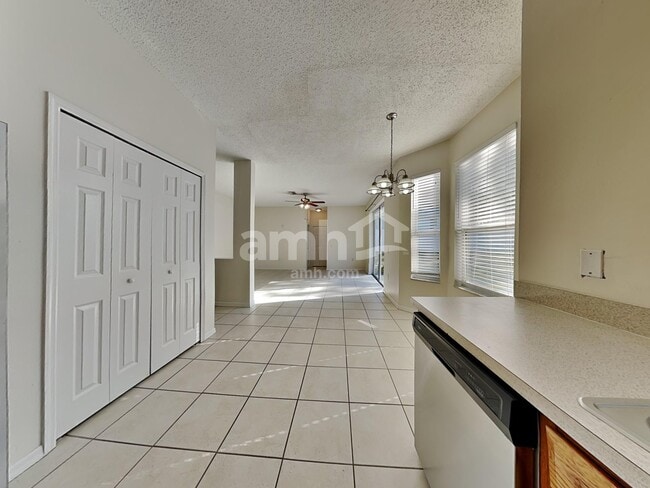 Photo - 607 Grand Canyon Dr