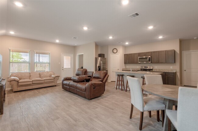 Photo - 226 Pecos Dr