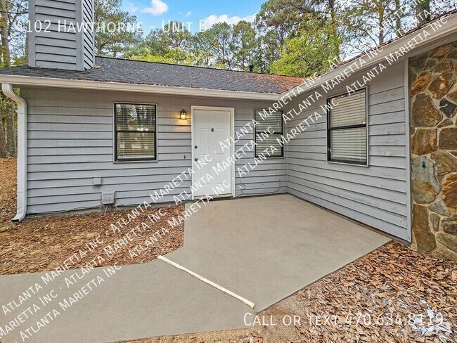 Building Photo - Stylish 3-Bedroom, 2-Bath Ranch Duplex in ... Unit B Rental