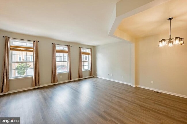Photo - 3385 Beechcliff Dr