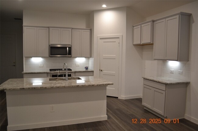 Photo - 1613 Sunbend Ln