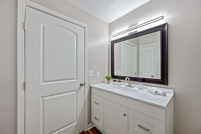 Photo - Bridgewater Crossing