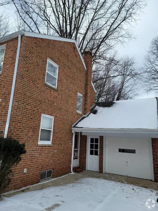 Building Photo - 1986 Idlehurst Dr Rental