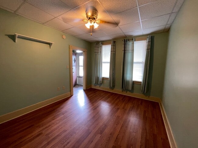 Photo - Coraopolis - 2 Bedroom Home. Great Locatio...