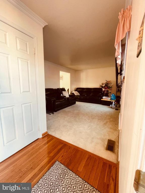 Photo - 404 Navaho Dr