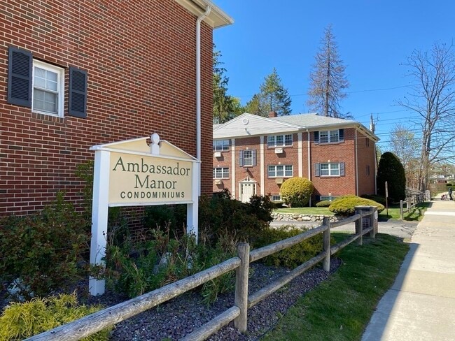 Photo - 25 Arlington Rd Unit Apt #3 6
