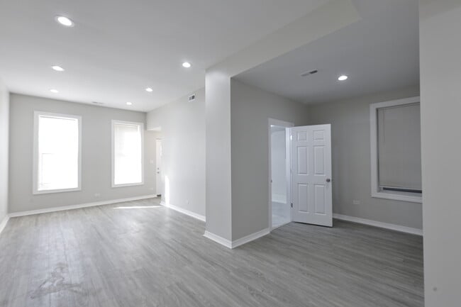 Photo - 3621 S Winchester Ave Unidad 1