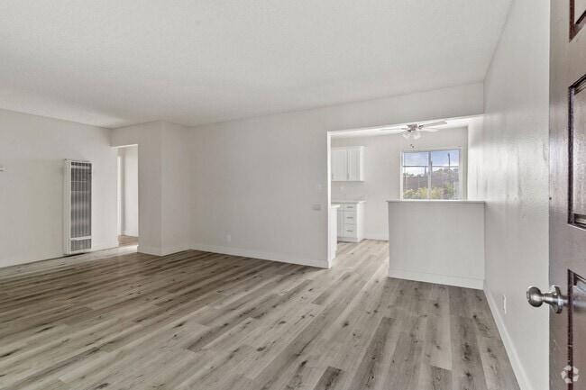 Building Photo - 1050 Gaviota Ave Rental