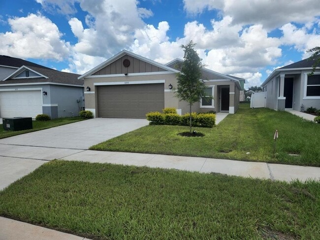 Building Photo - 1055 Papaya Cir.