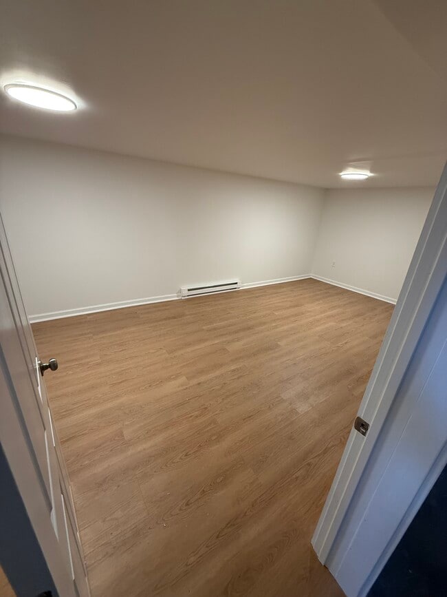 Building Photo - 27 Alpine Dr