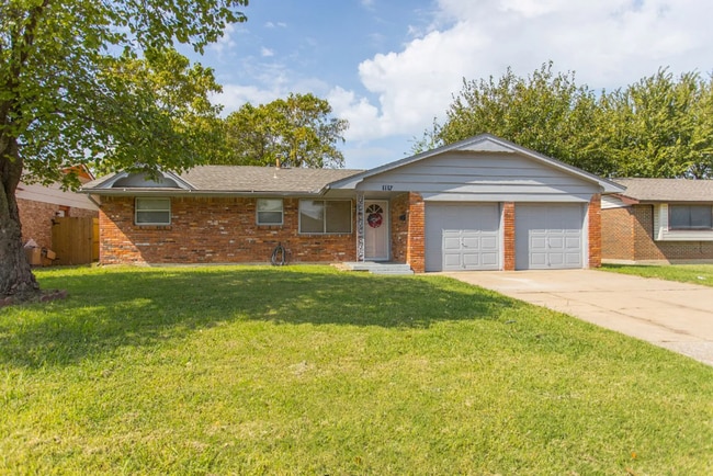 Building Photo - 3 Bedroom in the Heart of Moore with a sto... Rental