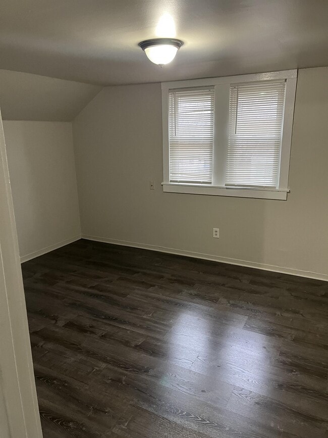 Photo - 4866 N 48th St