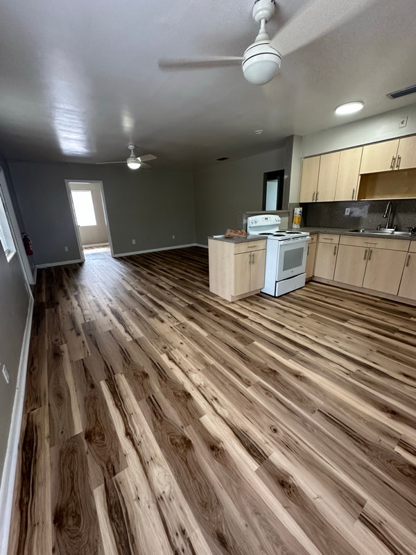 Photo - 160 E 27th St Unidad 1