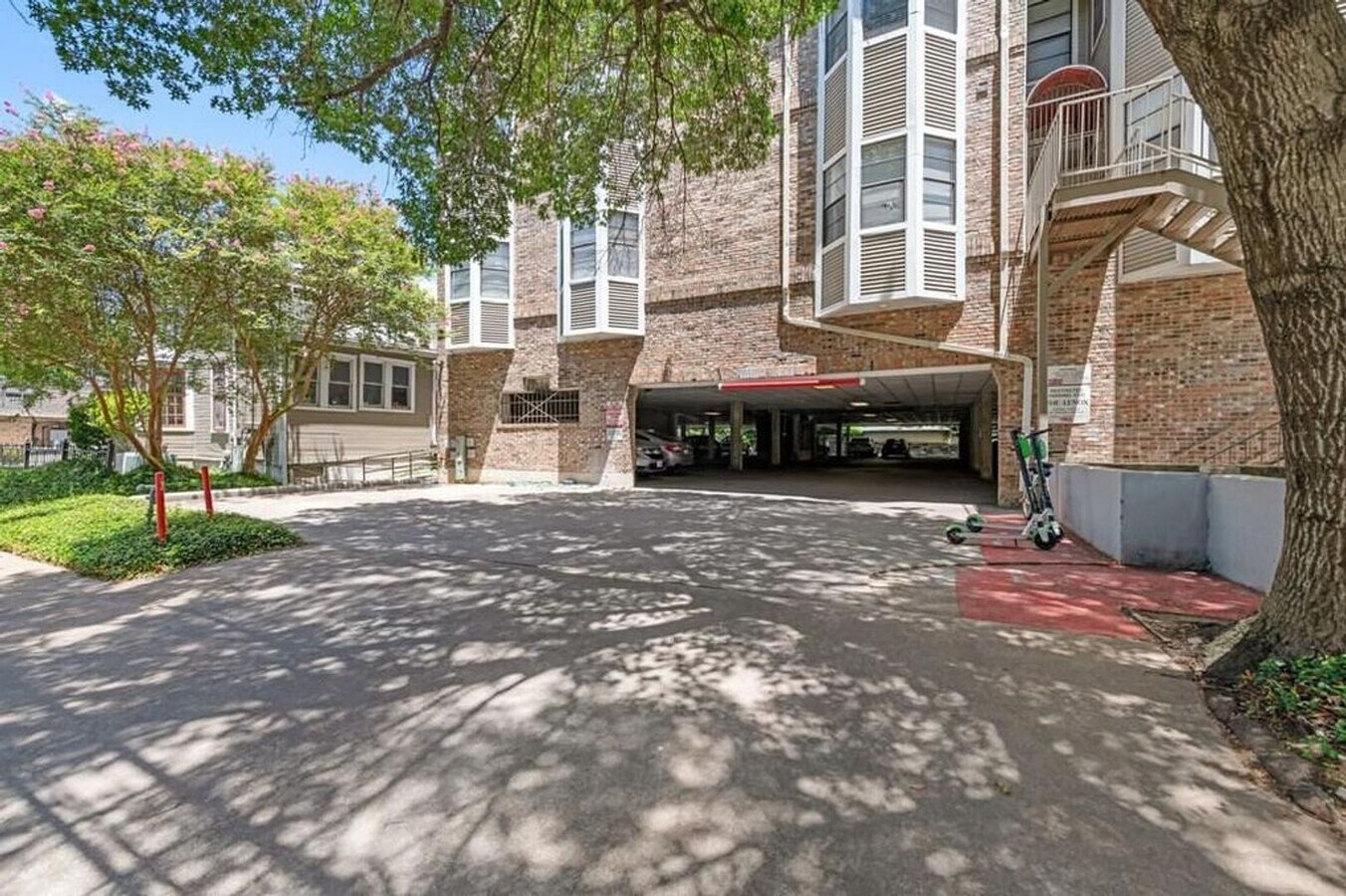 Photo - PRELEASE 8/15/2025 2 bed 2 bath Unidad 107