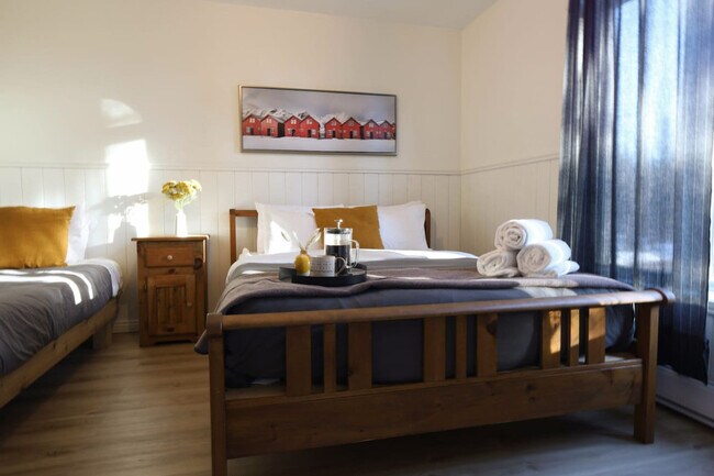 Photo - 60 Chem. de la Paroi-Rocheuse Unit ID1061548P