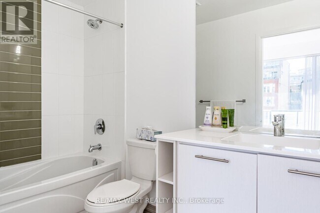 Photo - 435 Richmond St W Unité 409