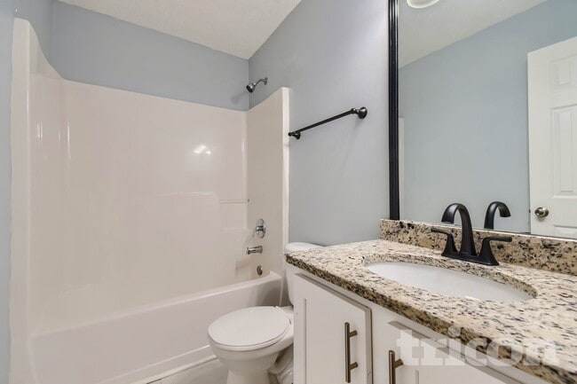 Photo - 904 Ambeau Cir